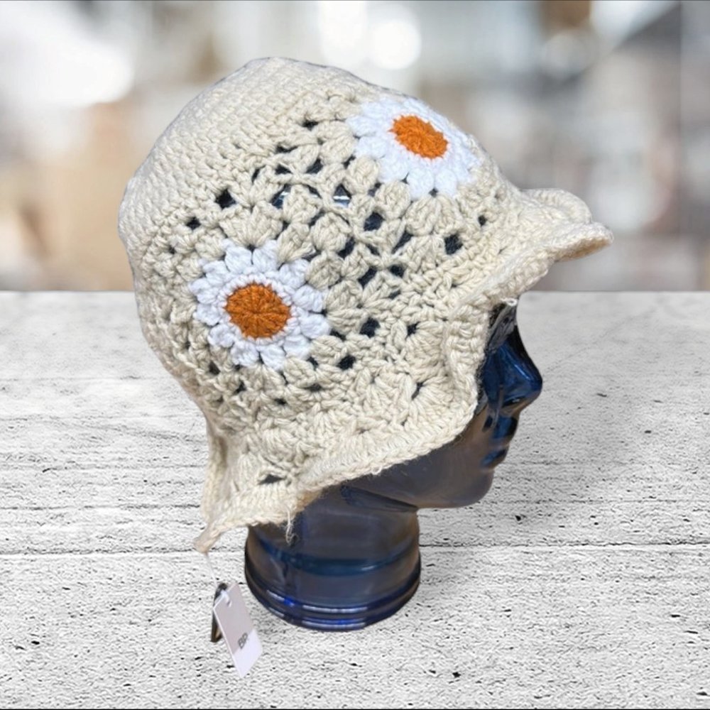 Norstrom Cream Floral Flowers Women's Crochet Bucket Boho Knitted Hat Cap NWT